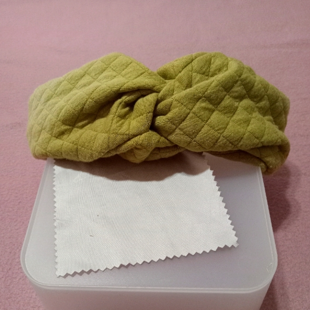 Woman's cotton headband